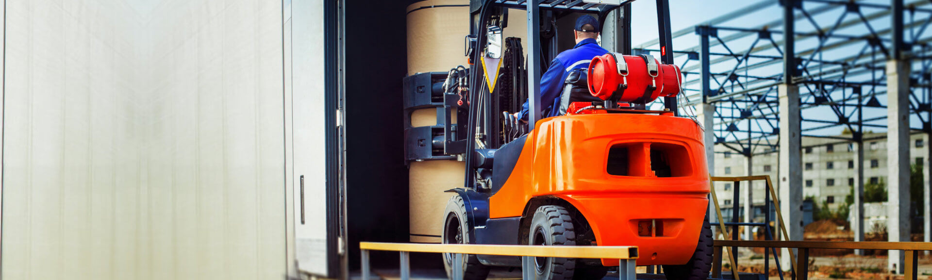 putting cargo from warehouse to truck